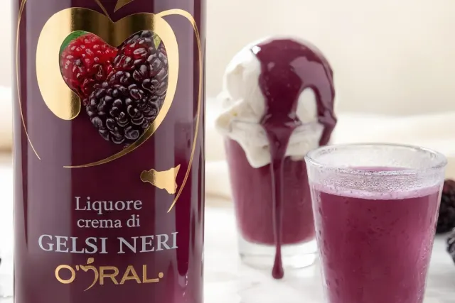 Liqueur de mûres noires de l'Etna : origine et dégustation